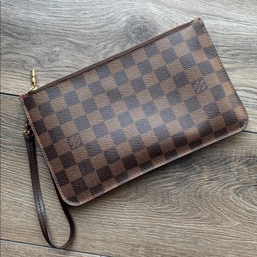 Louis Vuitton Neverfull Pouch
